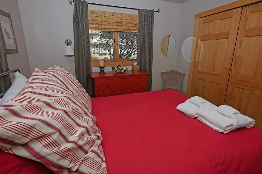بيت للعطل 750 Stanford Avenue Cabin سووث لاك تاهوي